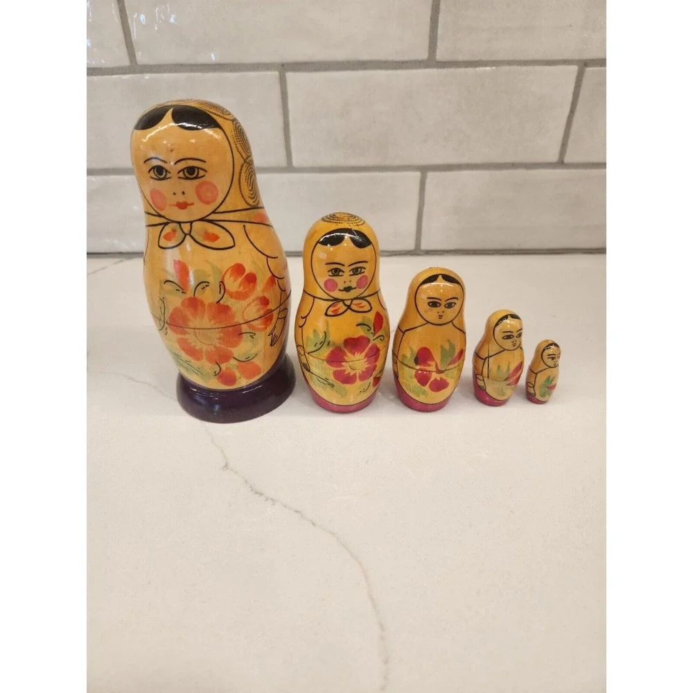 Vintage USSR Russian wooden‎ nesting Doll 5 dolls set.